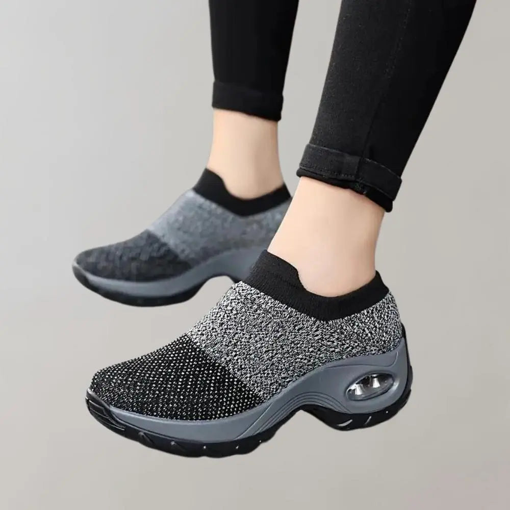 Enni - Lichtgewicht en gebreide wandelschoenen Levouré