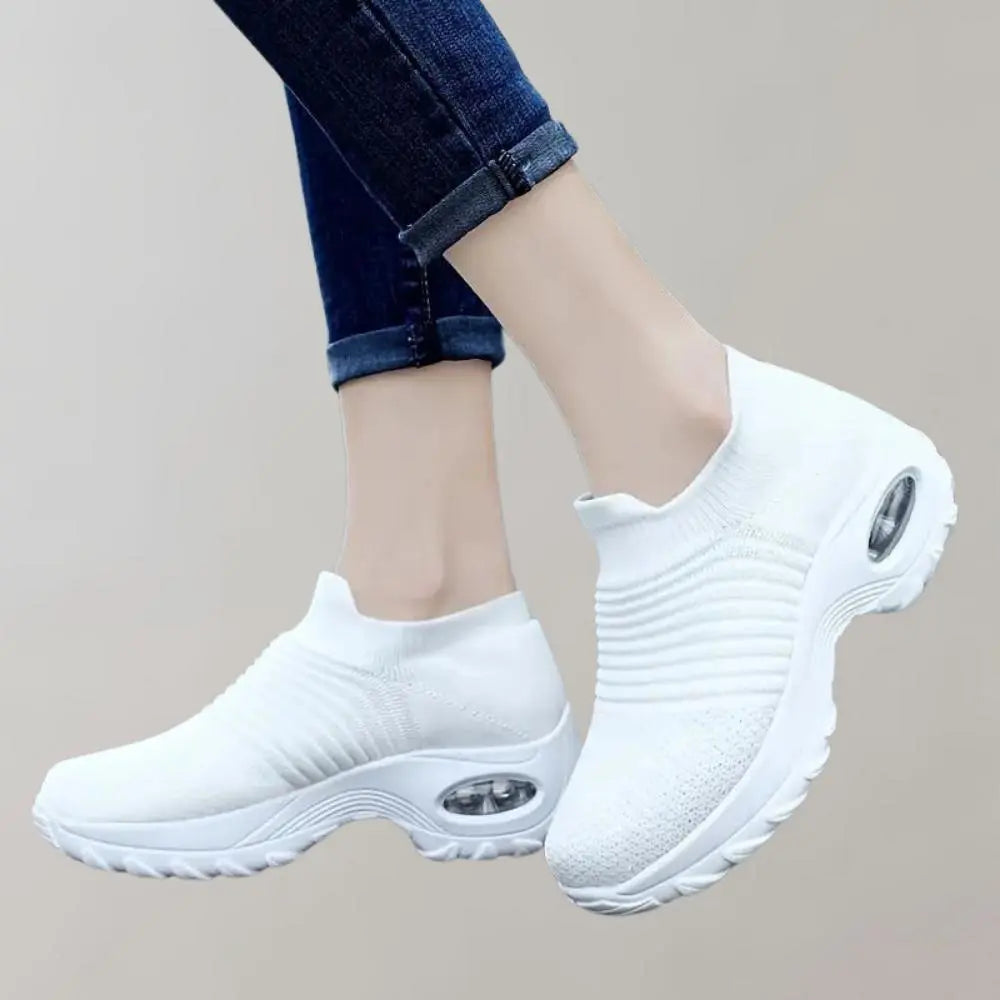 Enni - Lichtgewicht en gebreide wandelschoenen Levouré