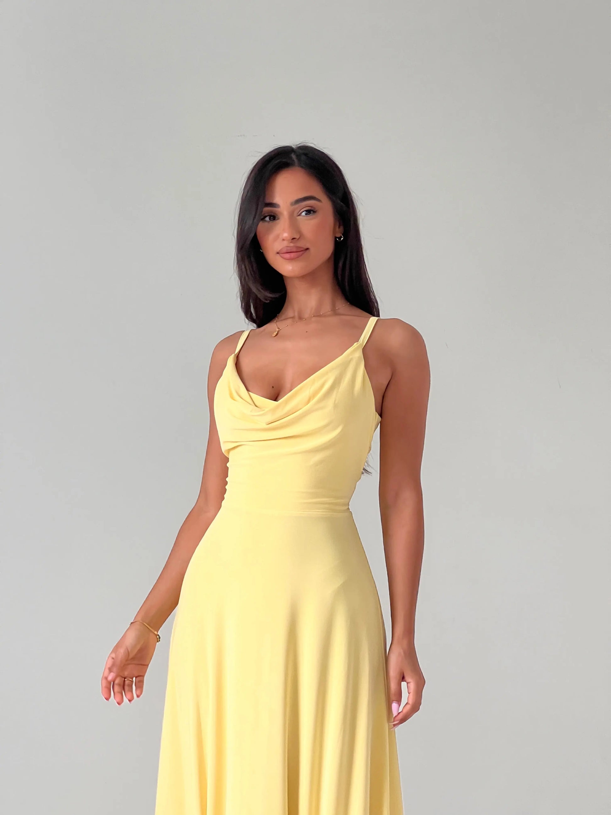 Alore - Elegante jurk met ingebouwde vormgevende beha Levouré